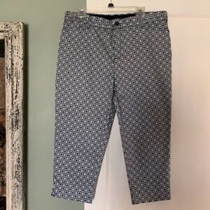 Classic APPAREL KHAKIS & COMPANY Capri Pants